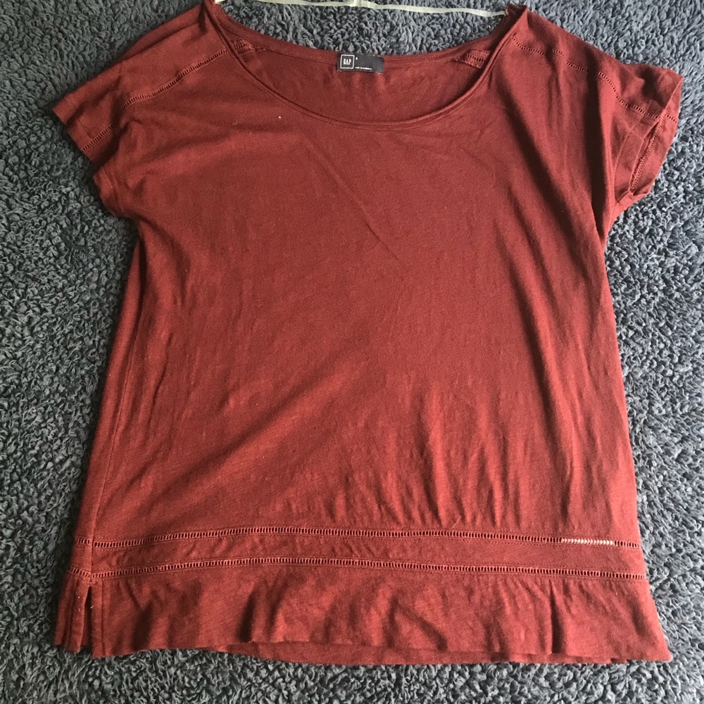 Gap Burgundy Dressy Tee!